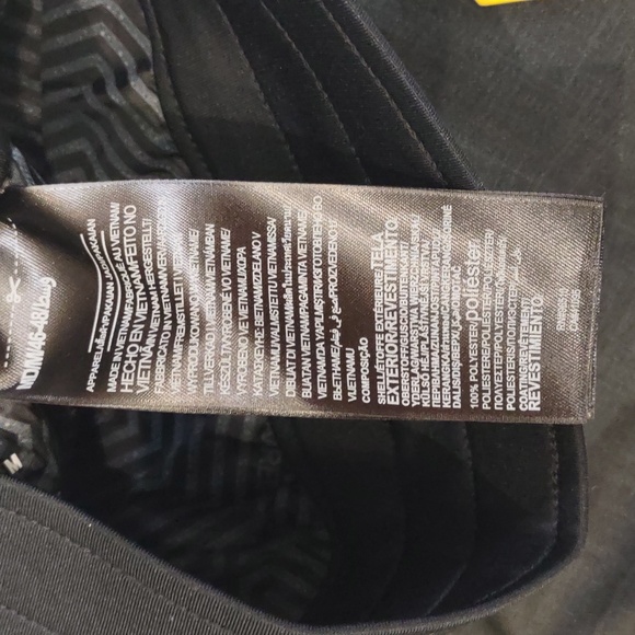 UNDER ARMOUR Water Resistant Pants, Size M - Picture 12 of 17